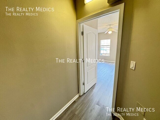 Building Photo - 12012 Villanova Dr