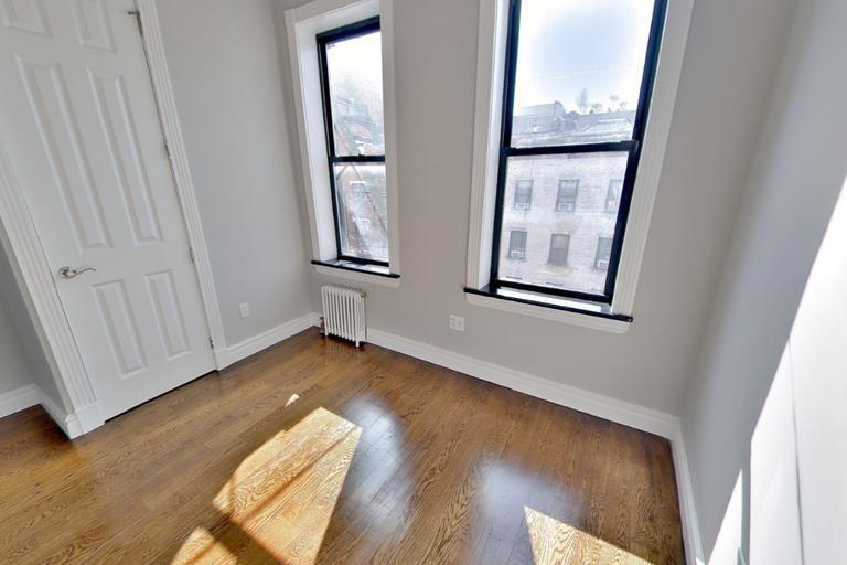 Building Photo - 248 Mott St