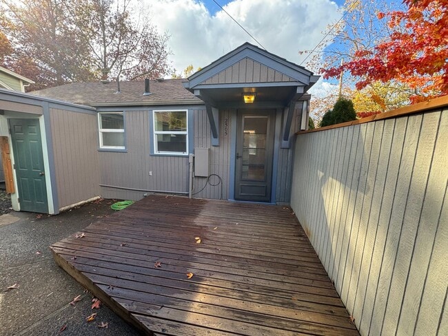 Building Photo - 2 Bedroom House in SE Eugene