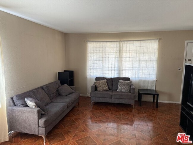 Building Photo - 38454 Sumac Ave