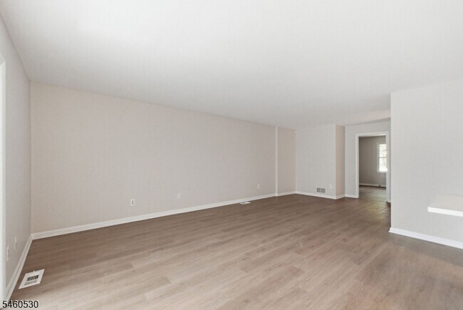 Building Photo - 125 Smithfield Ct