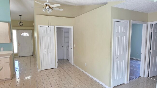 Building Photo - 2820 SE Pace Dr