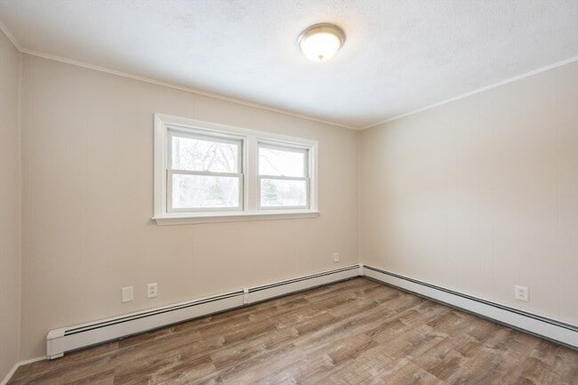 Building Photo - 24 Bossi Ave