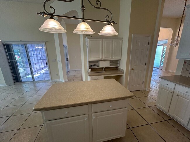 Building Photo - 1225 Ambling Way Dr