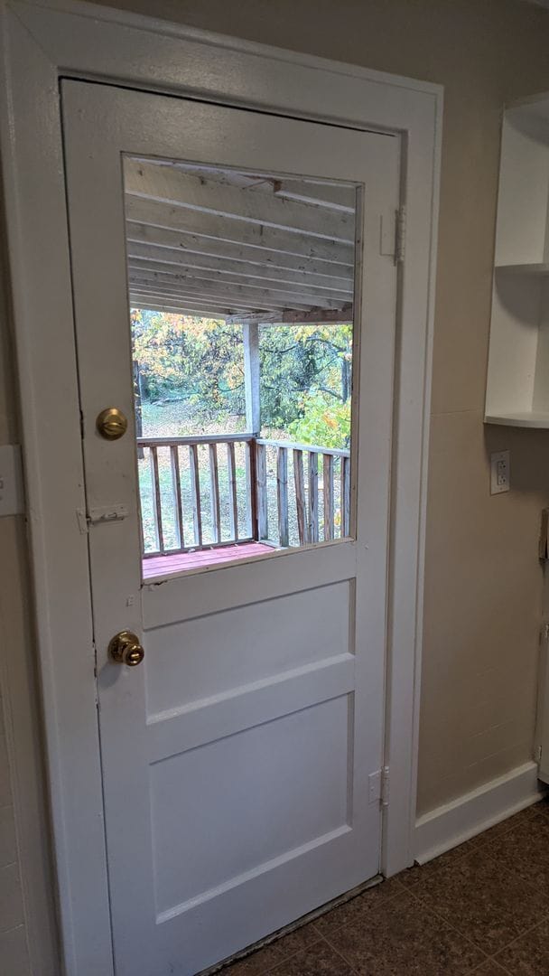 Building Photo - 2 Bed/1 Bath Home in Columbia w/Fence!