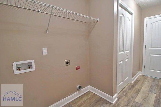 Building Photo - 720 Highgrove Ct