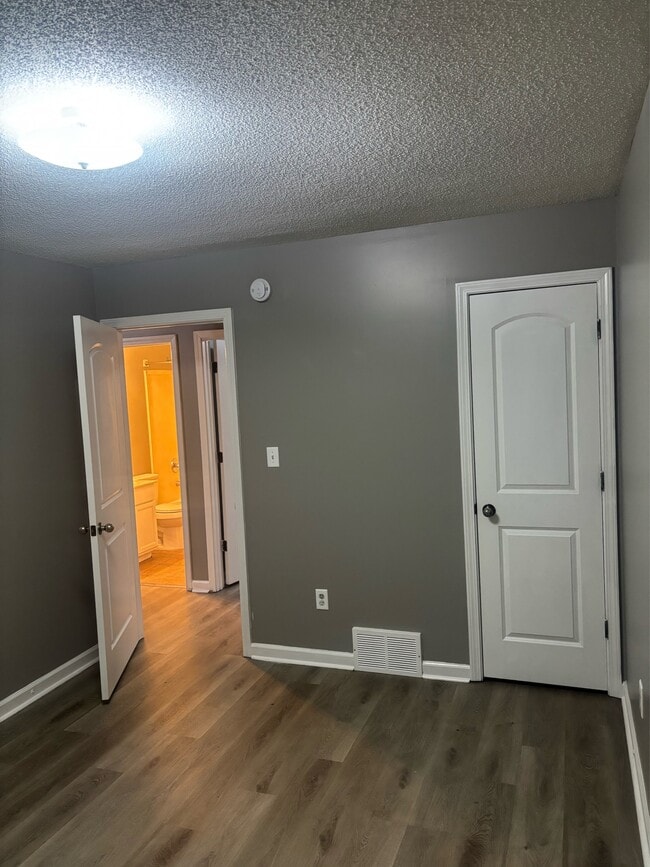 Building Photo - 1117 E Cortona Cir