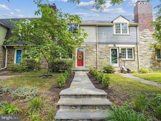 Primary Photo - 705 Avon Pl