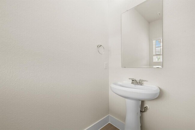Building Photo - 148 Yearling Wy