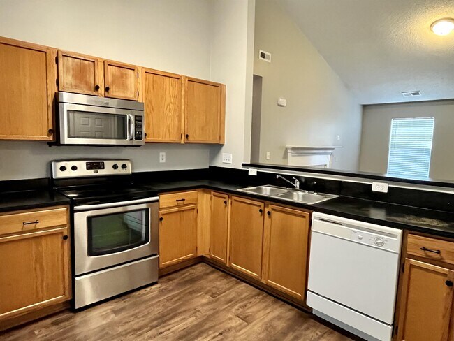 Building Photo - 325 Kingville Dr