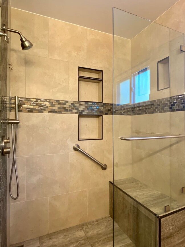 Building Photo - Large updated home located 3.9 Miles from Apple Headquarters, 8.6 miles form Googleplex