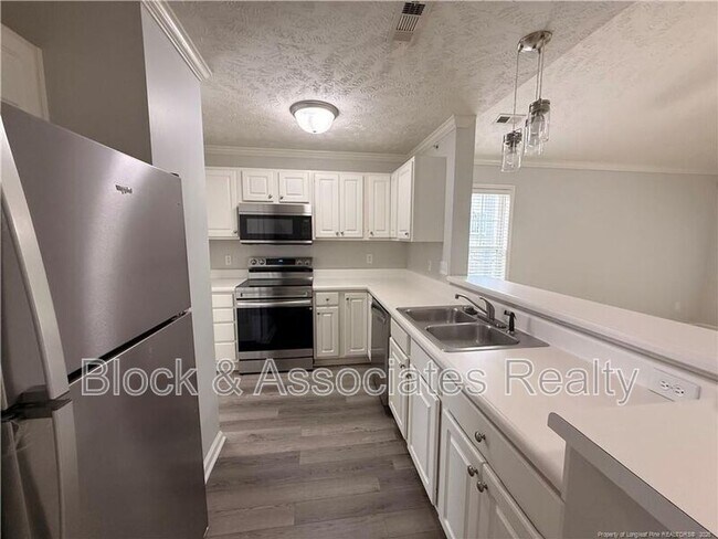 Building Photo - 3342 Harbour Pointe Pl