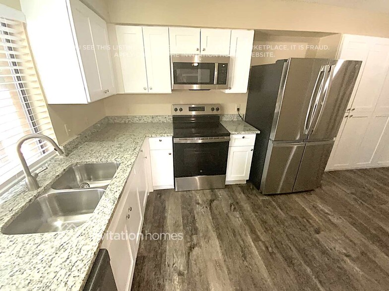 Building Photo - 7963 Southbrook Cir