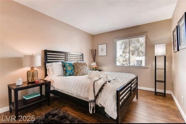 Building Photo - 4255 Hazelcrest Dr