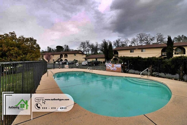 Building Photo - 333 Boulder Creek Dr
