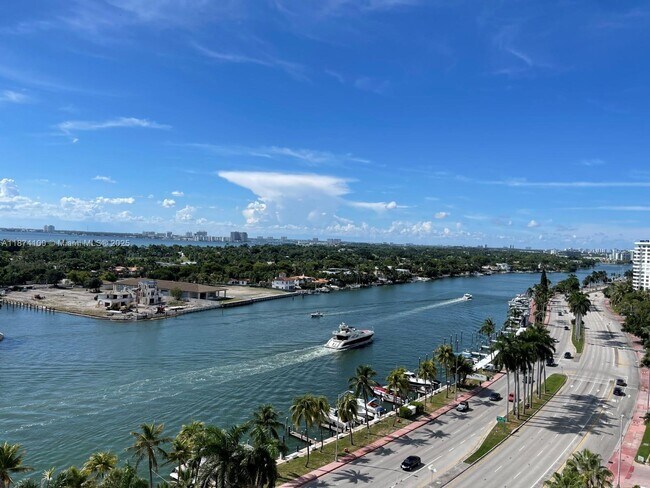 Building Photo - 5001 Collins Ave