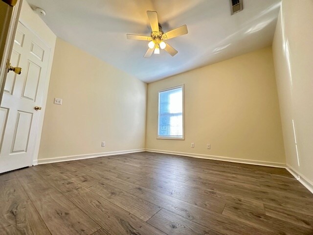 Building Photo - 1620 Ridgecrest Dr
