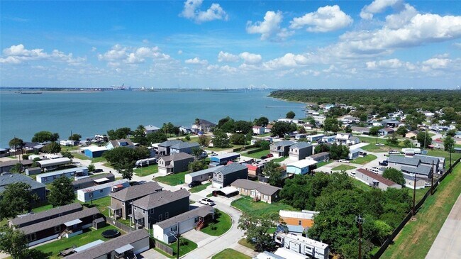 Building Photo - 126 Egret Canal N
