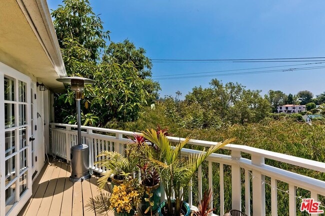 Building Photo - 5966 Graciosa Dr