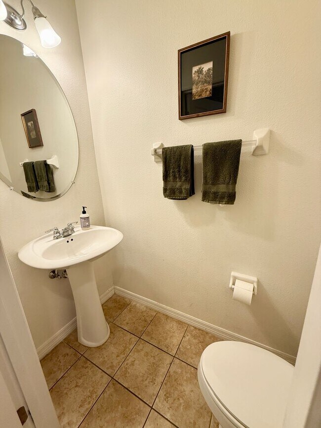 Building Photo - Sawgrass Village Townhomes 3/2.5/1 - Friendly Neighborhood lifestyle