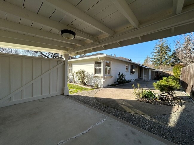 Building Photo - Rare Lindell Drive Single-Family Home in Prime Walnut Creek Location!