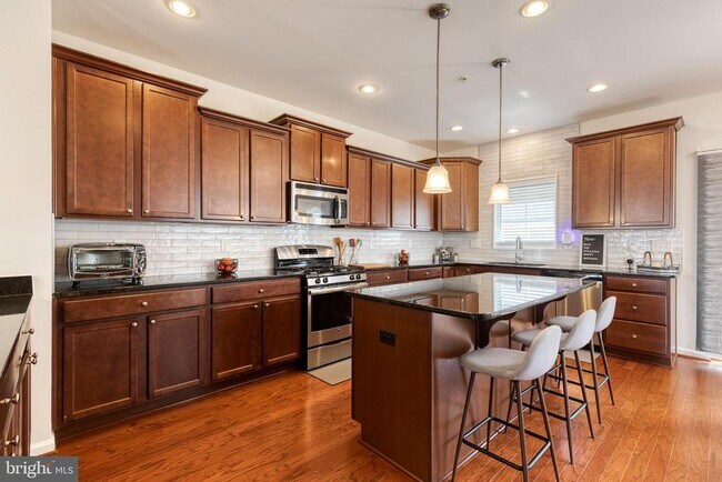 Building Photo - 513 Bluffton Dr