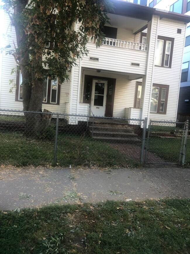 Building Photo - 2941 Harriet Ave