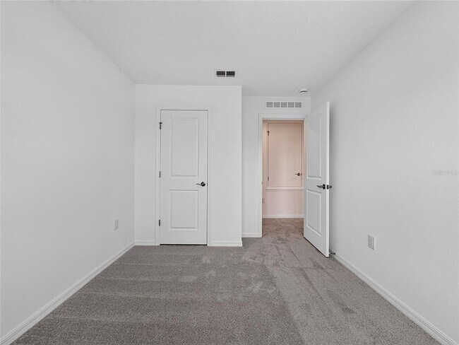 Building Photo - 3004 Jessamine Dr