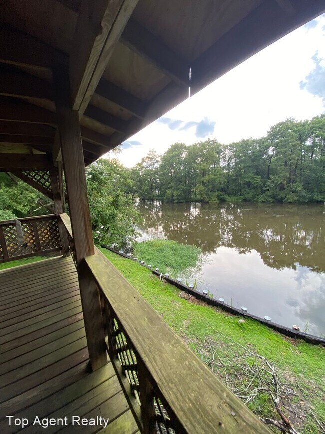 Building Photo - 3 br, 2 bath House - 2021 Bayou Lane
