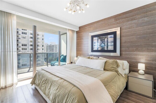 Building Photo - 5875 Collins Ave