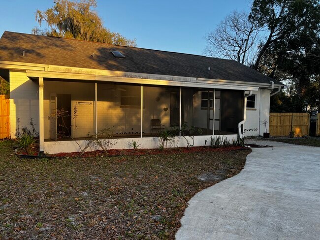 Building Photo - 424 N Frankfort Ave