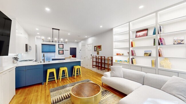 Building Photo - 43 Garden St