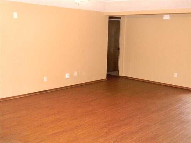 Building Photo - 7433 Timberhill Dr