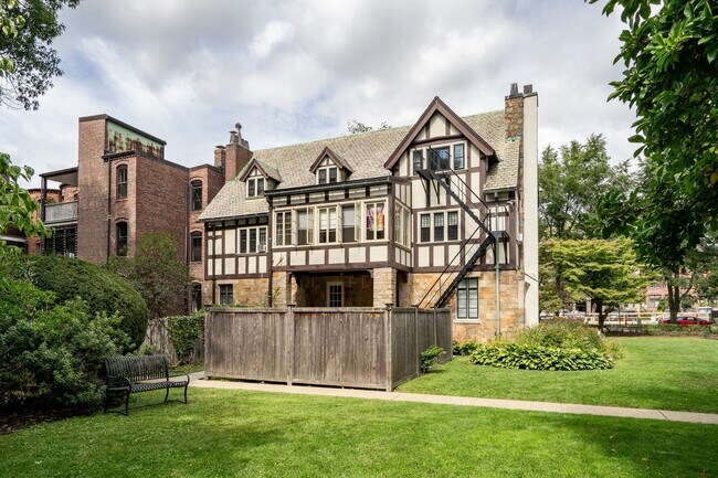 Building Photo - 1789 Beacon St