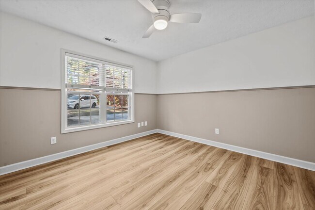 Building Photo - 43 S Lakeshore Dr