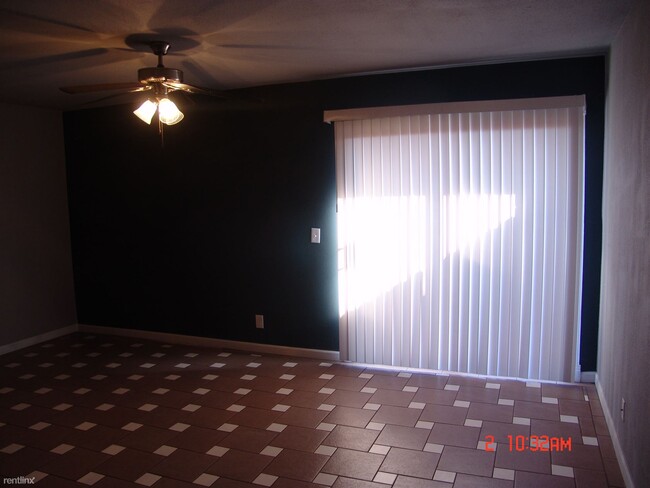 Building Photo - 2 br, 1 bath 4plex - 4708 East Caballero S...