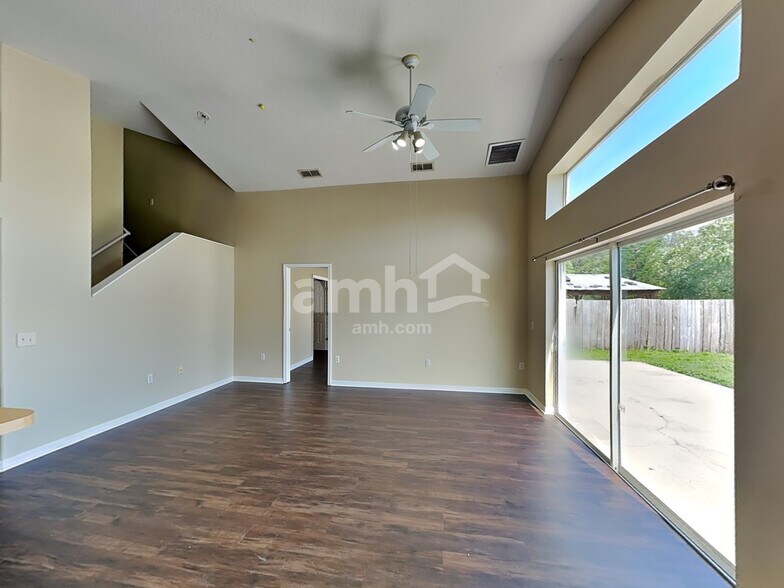 Building Photo - 145 Rose Hill Trail