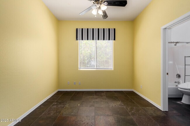 Building Photo - 10573 E Sheena Dr