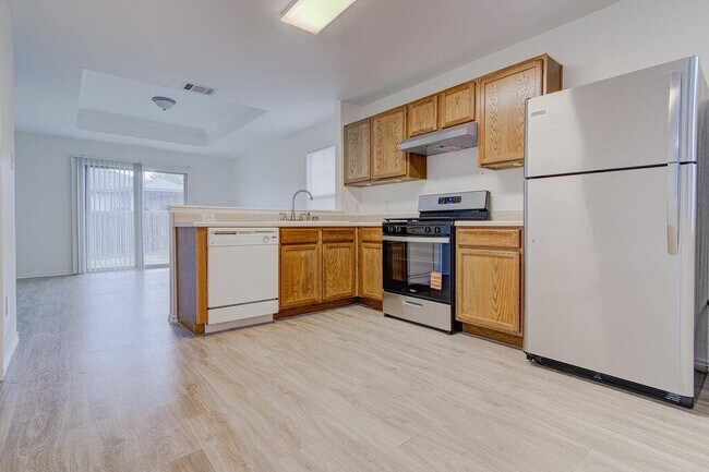 Building Photo - 205 Mood Lake Dr