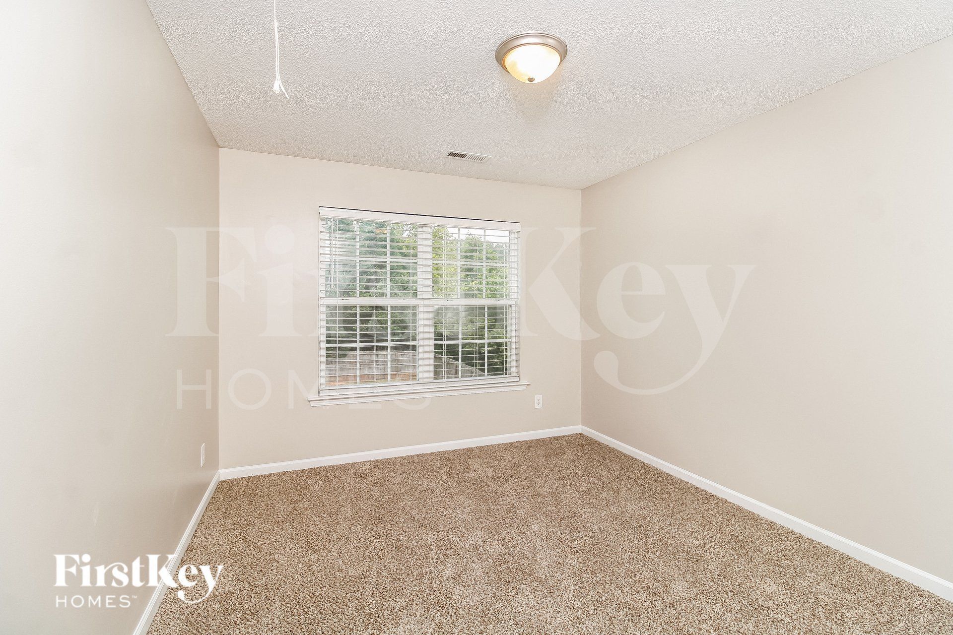 Building Photo - 6161 Glen Way Dr