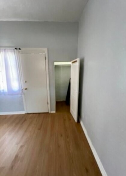 Building Photo - 6089 1/4 Cashio St