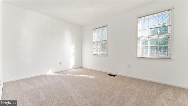 Building Photo - 14524 Golden Oak Rd