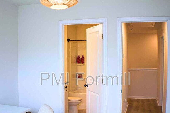 Building Photo - 1093 Chicory Trce