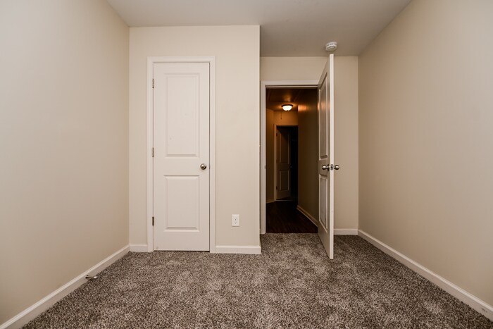Building Photo - 2415 Marlin Dr