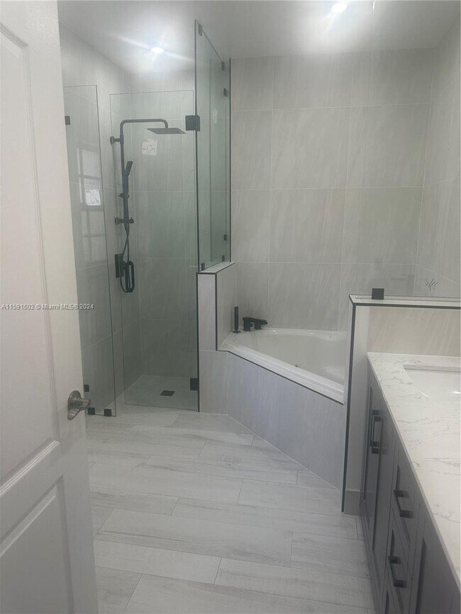 Building Photo - 12157 Natalies Cove Rd