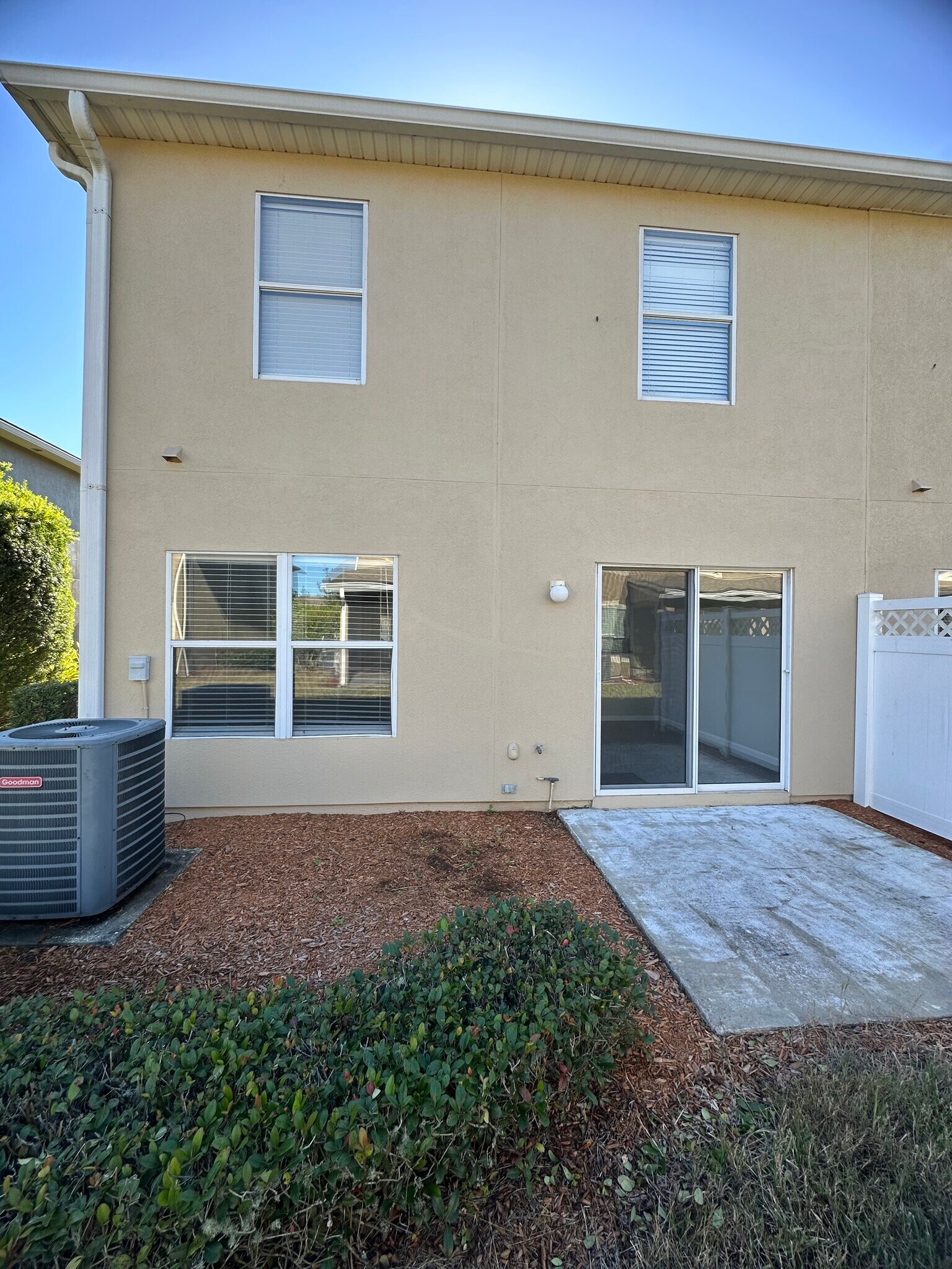 Building Photo - 1500 Calming Water Dr