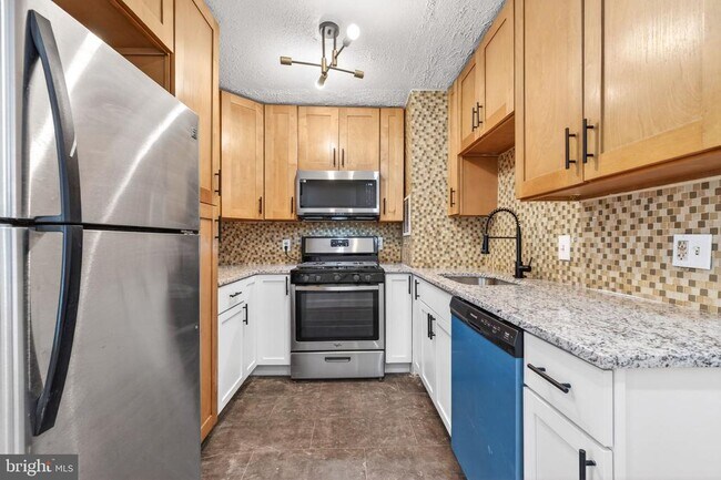 Building Photo - 16 S Van Dorn St