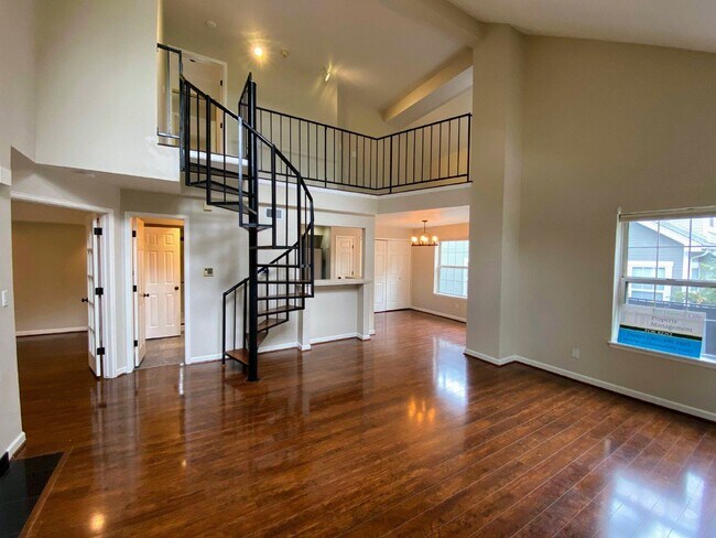 Building Photo - 6701 S Ivy Way