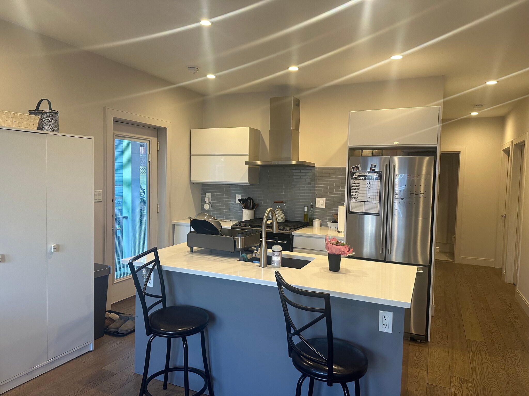 Building Photo - 48 Tuttle St