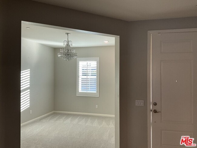 Building Photo - 20909 Mountain Gate Dr